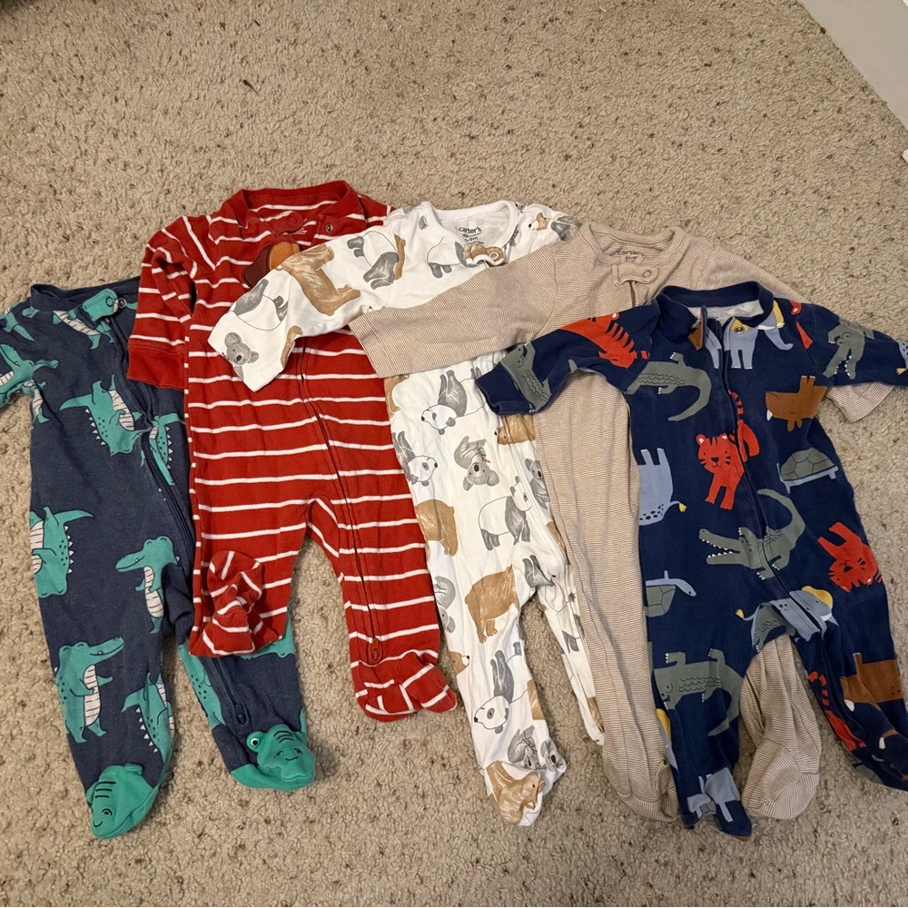 Carter’s Footed Sleepers Bundle (5) – 6M / 6–9M
